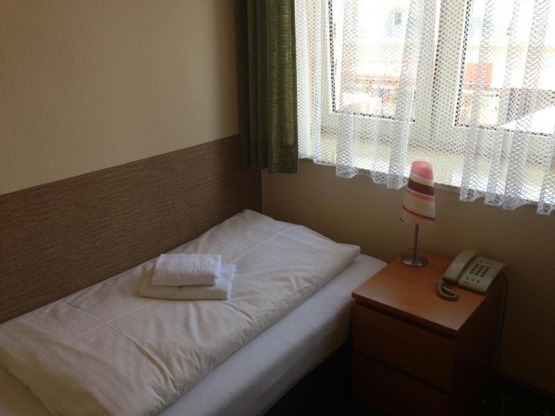 Single Room image 2