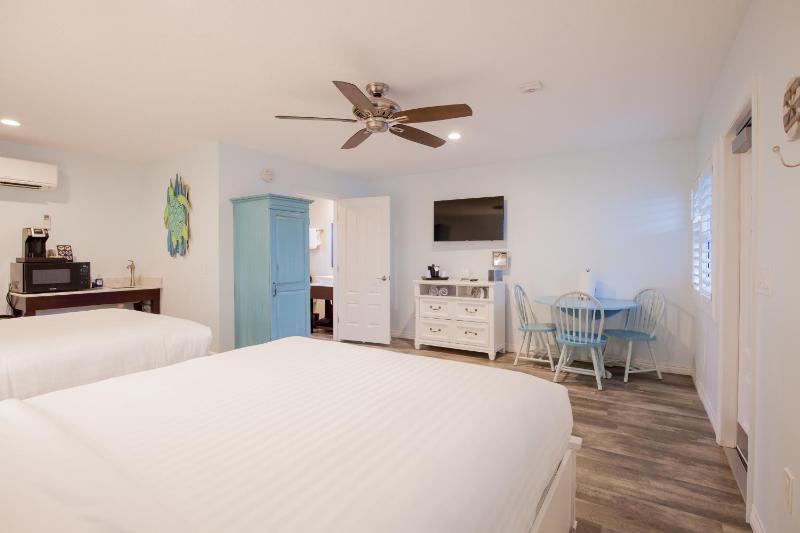 Queen Room image 3
