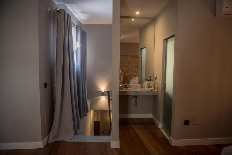  Double Duplex Deluxe Room image 3