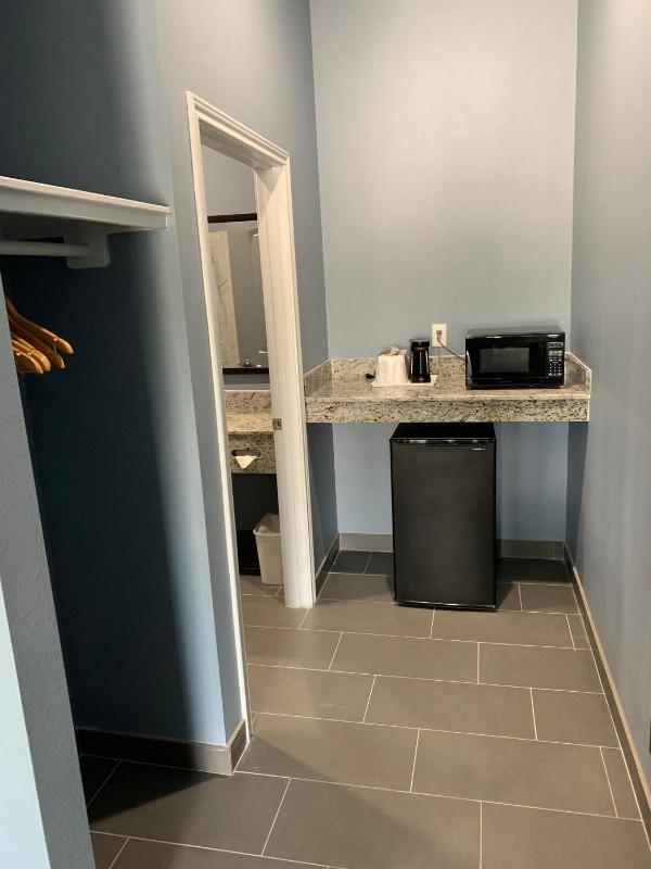 Scottish Inns and Suites Scarsdale - image 21