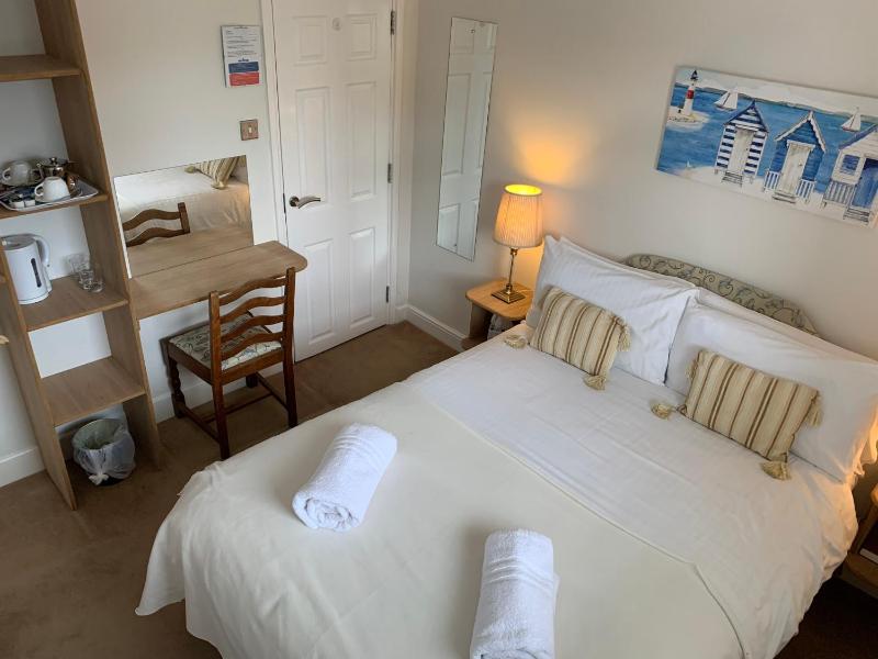 Double Room image 2