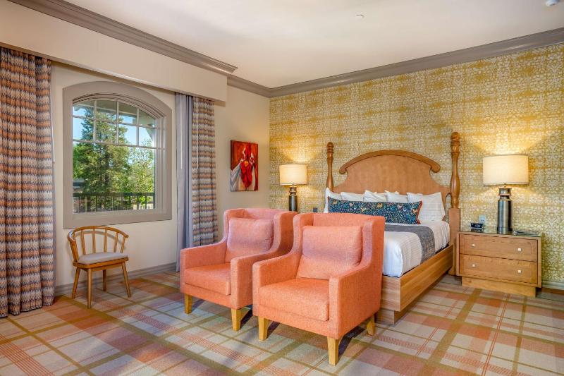 King Room image 2