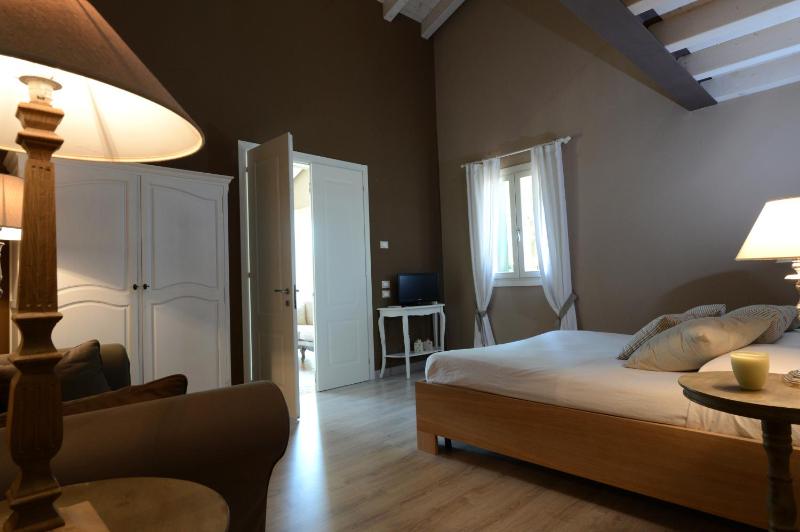 Double Room image 2