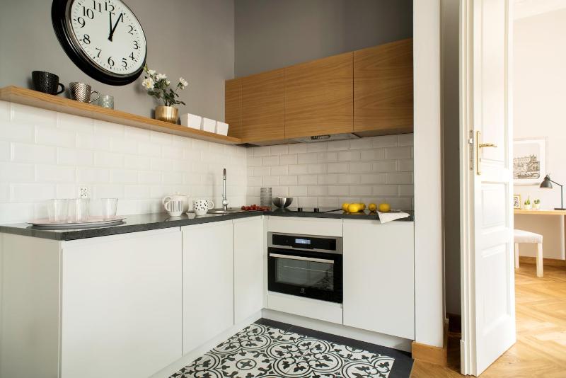 Superior One-Bedroom Apartment image 4