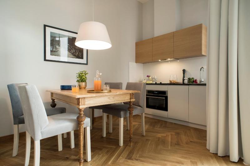 Deluxe One-Bedroom Apartment image 4