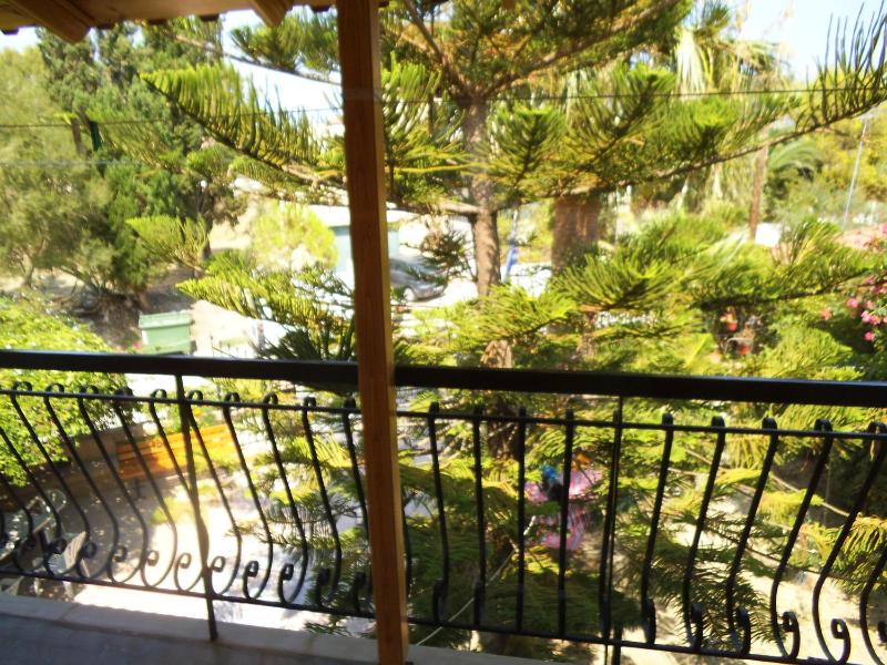 Double Room with Garden View image 4