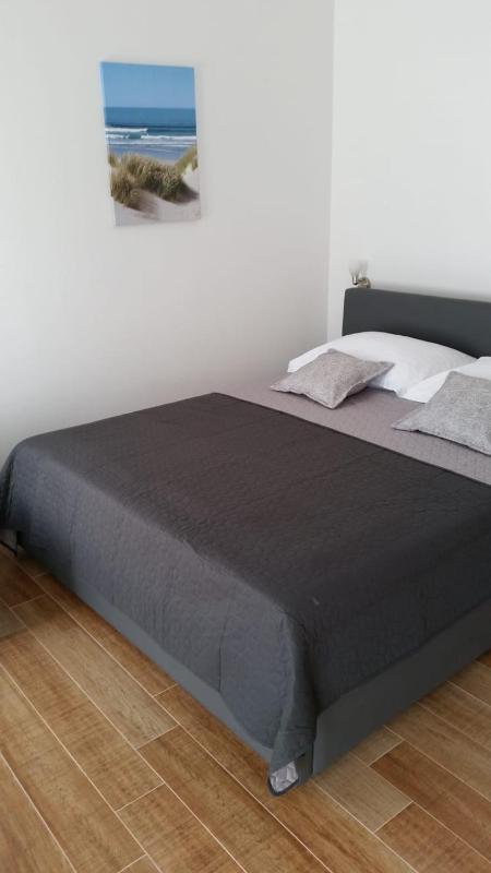 Studio Apartment with Sea View image 3