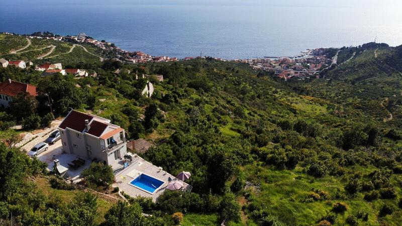 Villa with Sea View - Private Heated Pool - image 27