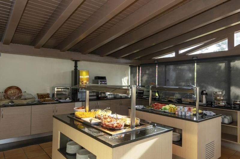 Rocha Brava Village Resort - image 42