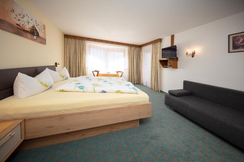 Double Room image 2
