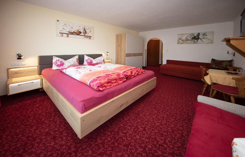Double Room image 4