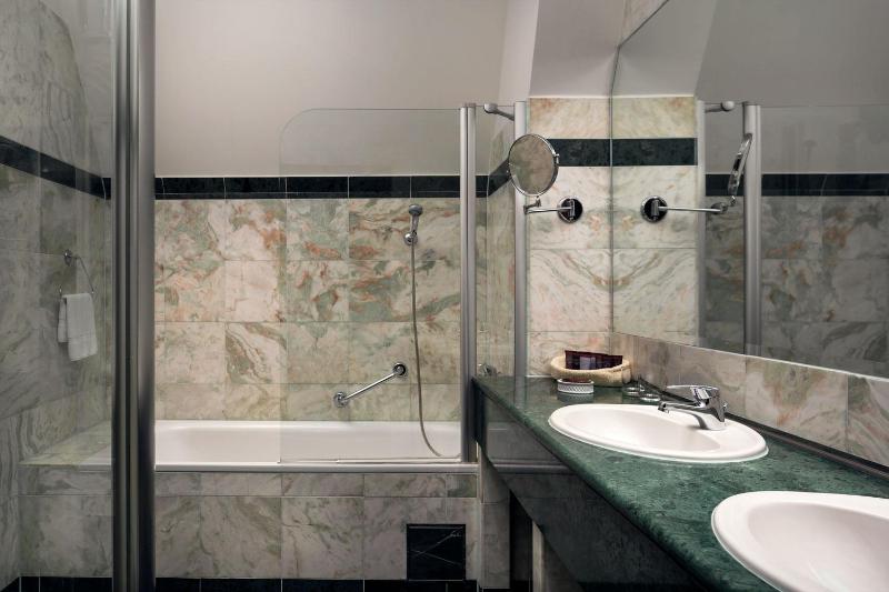 Presidential Suite image 2