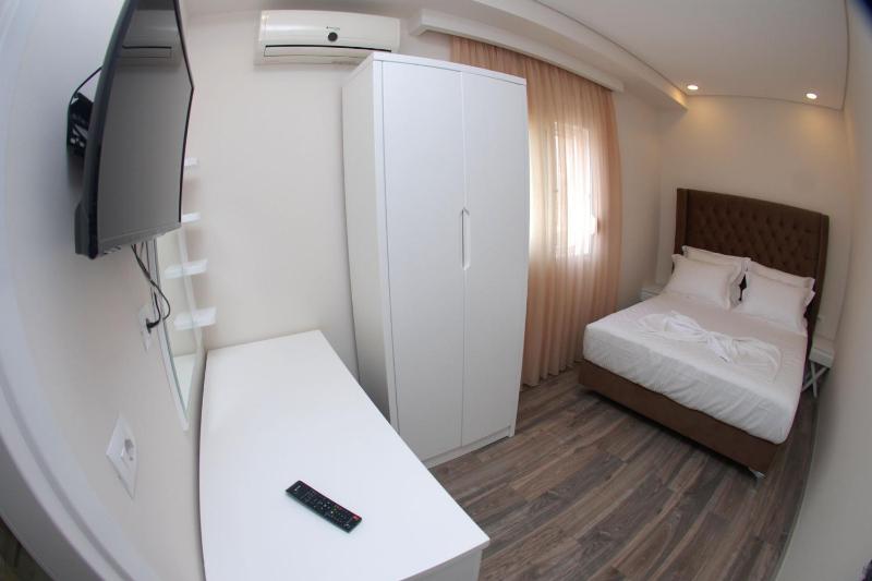 Deluxe Double Room image 4