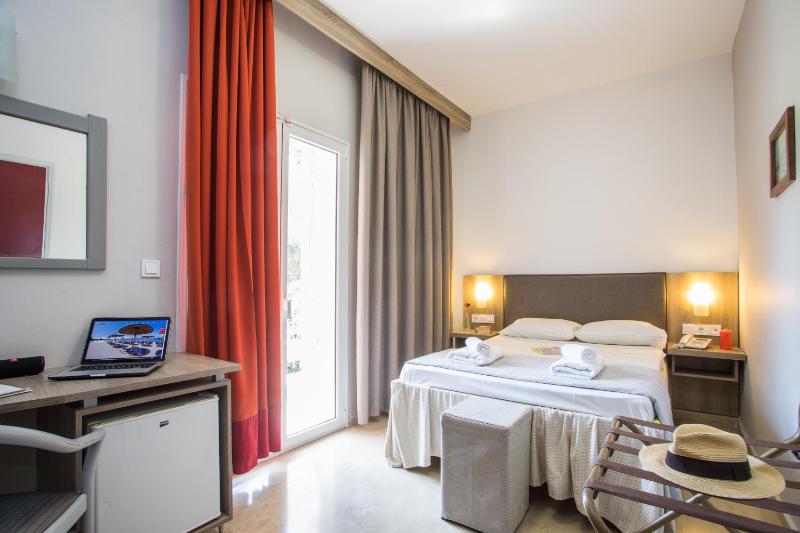 Economy Double Room image 2