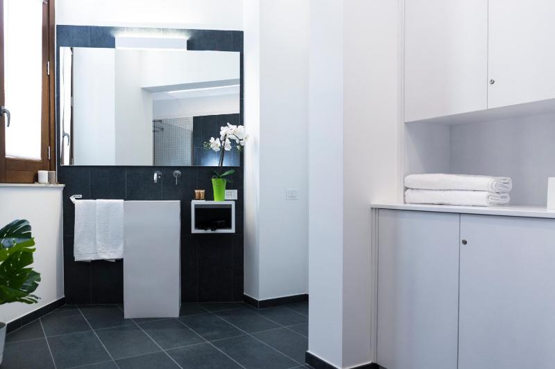 Deluxe Apartment image 2