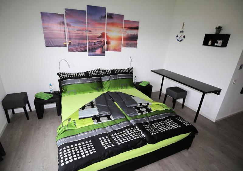 Deluxe Double Room with Shower image 3