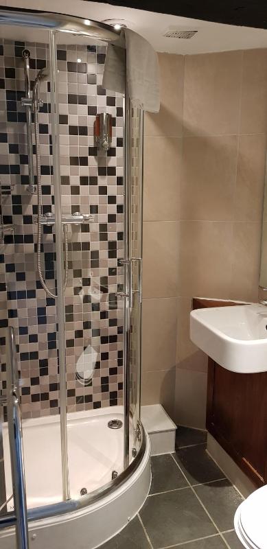 Double Room with Private Bathroom image 4