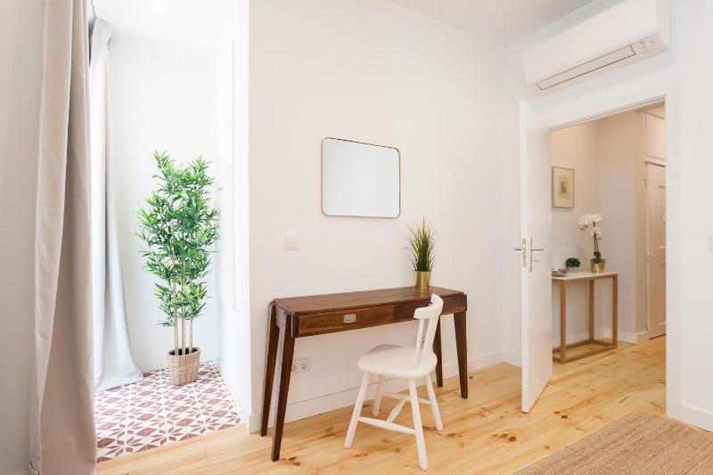 Your Lisbon Home Bairro Alto - image 13