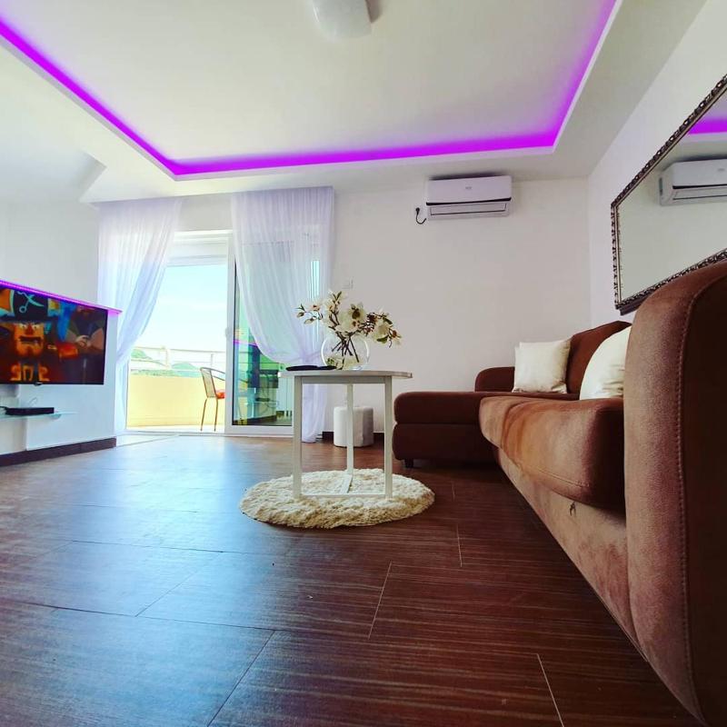 Apartment with Sea View image 2
