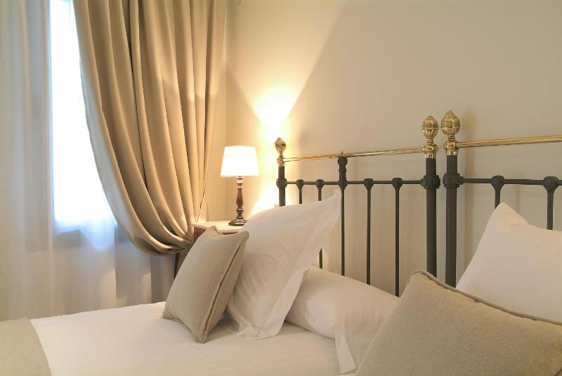 Le Petit Boutique Hotel - image 3