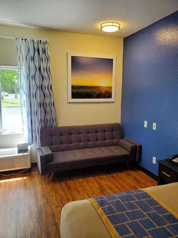 One-Bedroom King Suite - Non-Smoking image 2