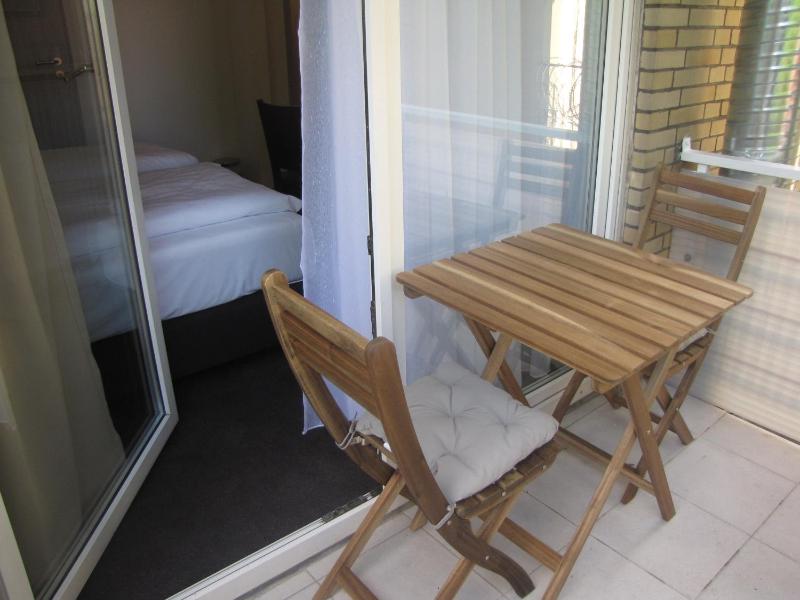 Triple Room with Private Bathroom image 3