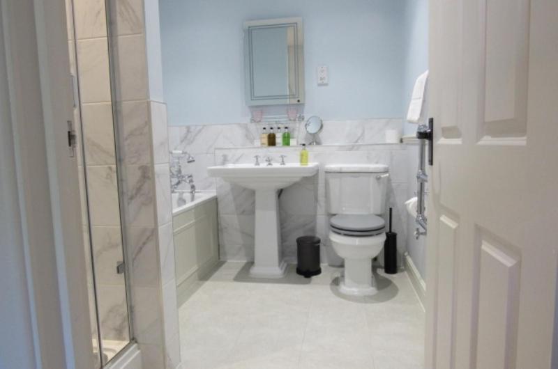 King Suite image 4