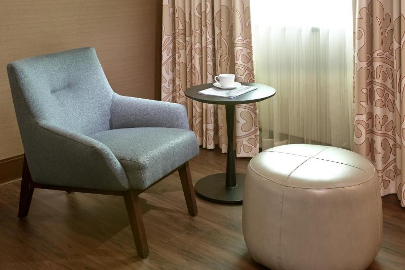Superior King Room image 3
