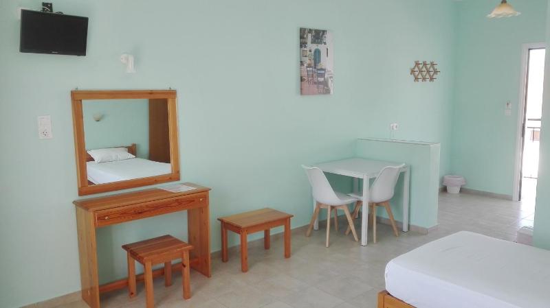 Alexandros Guest House - image 4