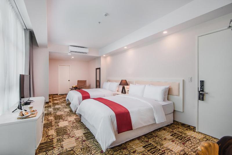 Nobility Grand Hotel - image 11