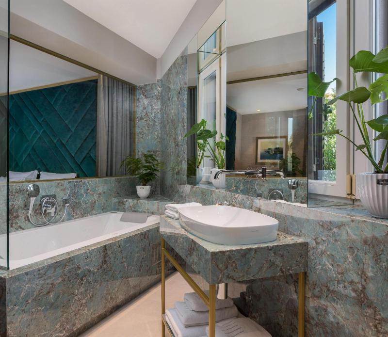 Five Elements Luxury Rooms - image 5