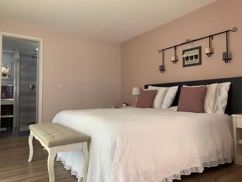 Double Room image 3