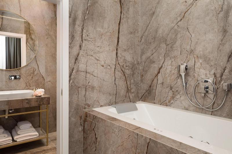 Five Elements Luxury Rooms - image 12