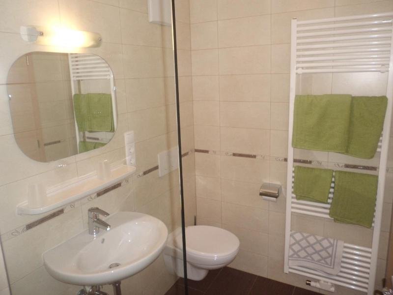 One-Bedroom Apartment with Waterfall View image 4