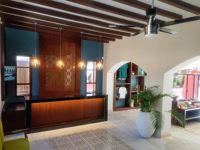 Hotel Holly - image 9