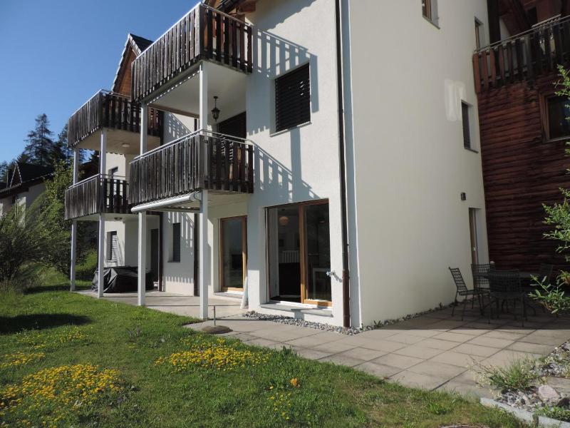 Apartment with Mountain View image 1