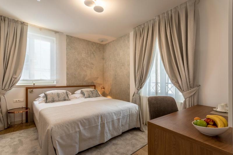 Superior Double or Twin Room image 3