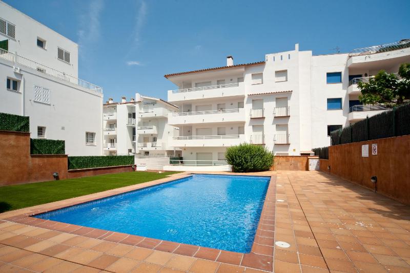 Port marina 4 - image 6