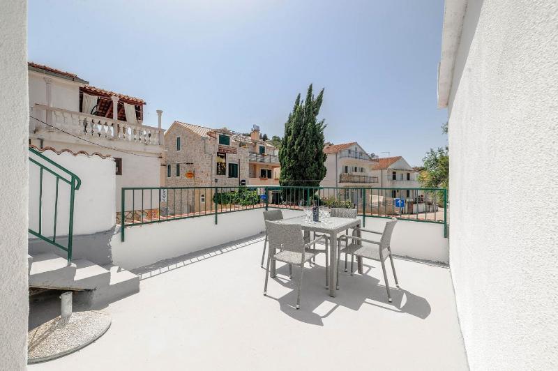 One-Bedroom Apartment with Sea View and Terrace image 4