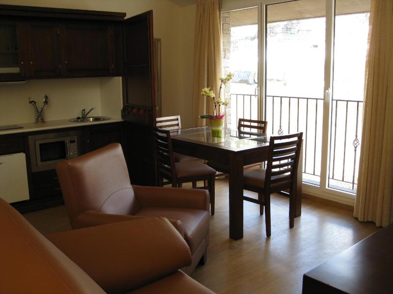 Suite with Spa Access (3 Adults)  image 3