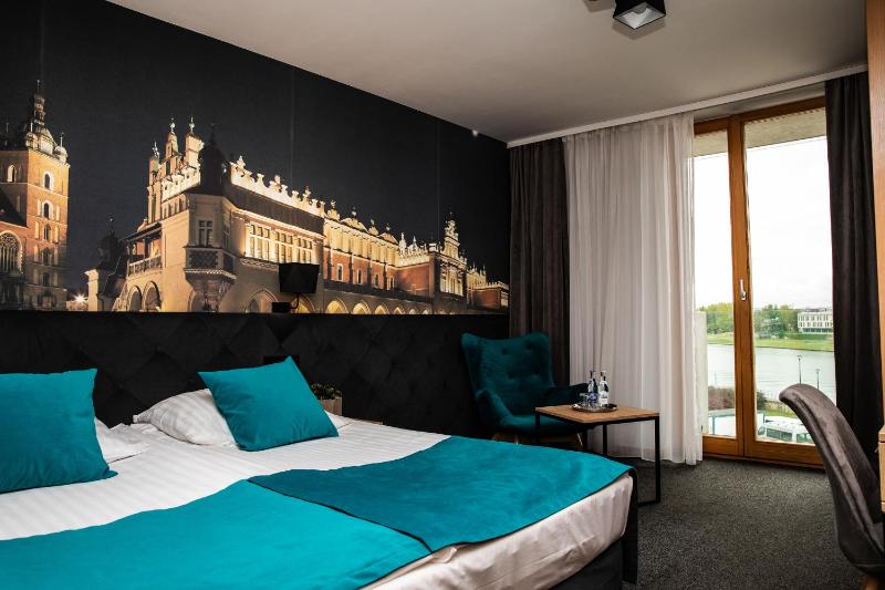 Deluxe Twin Room with Riverview image 2