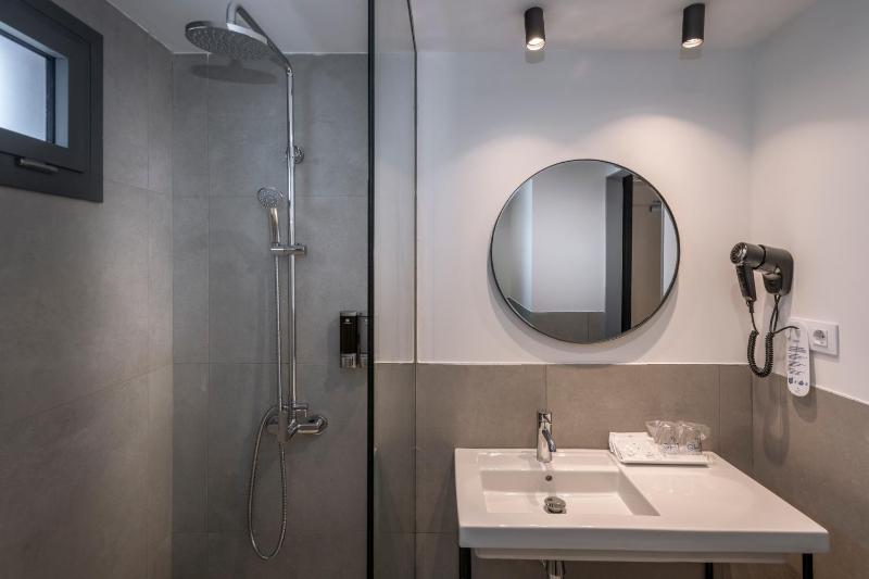Superior Double or Twin Room with Terrace image 4