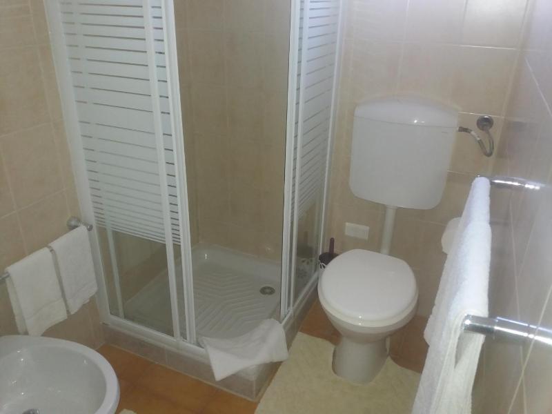 Standard Double Room image 3