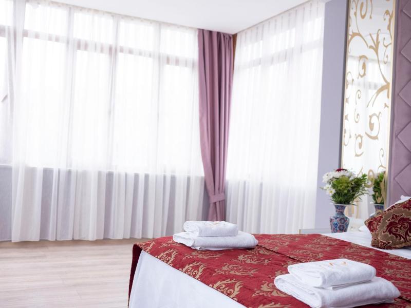 Deluxe Double Room with Sea View image 4