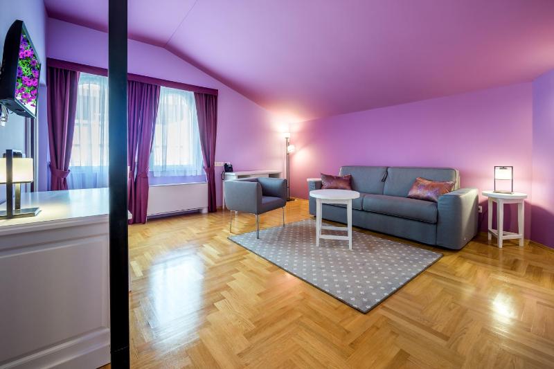 Hotel Domino - image 36