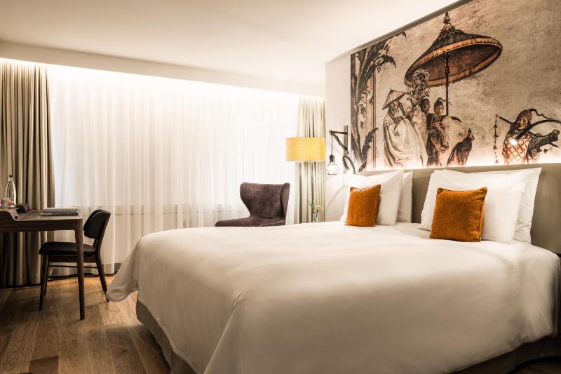 Standard King Room image 1