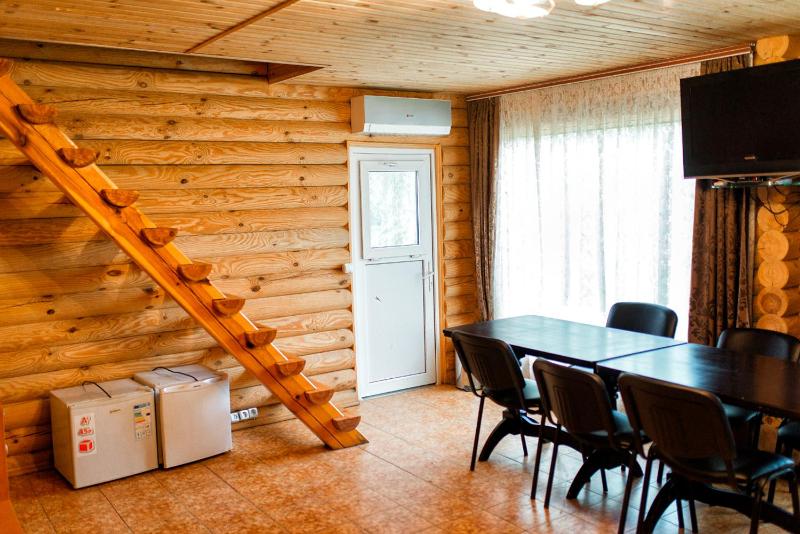 Two-Bedroom Cottage image 3