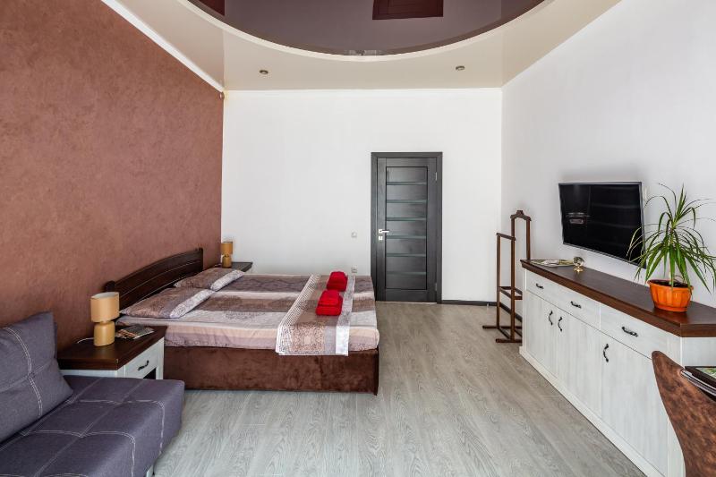 LeoApart near Rynok Square with 2 bedroom with balcony - image 11