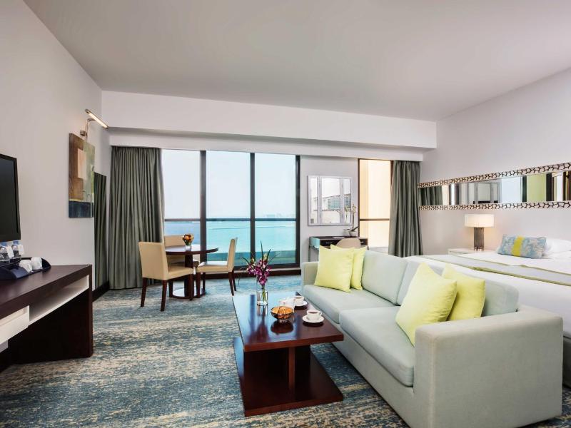 Junior Suite with Sea View image 3