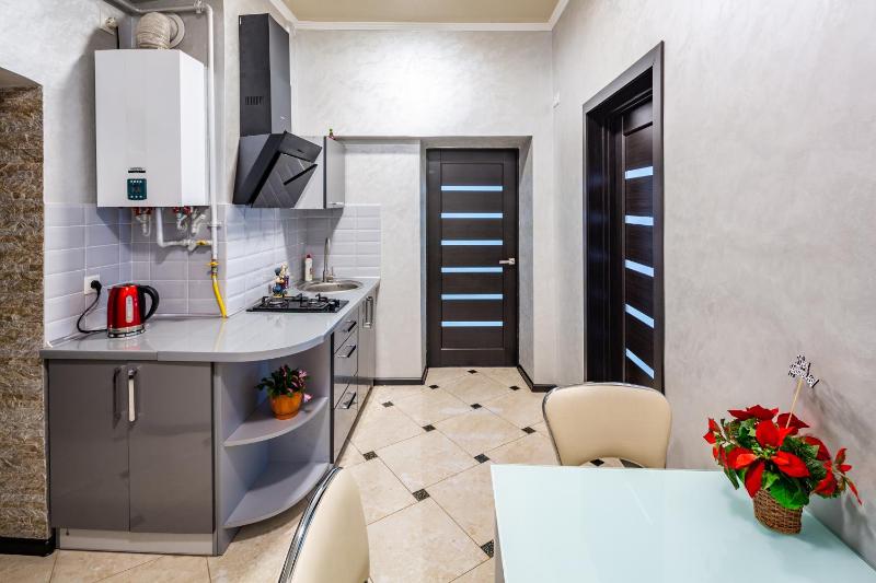 LeoApart near Rynok Square with 2 bedroom with balcony - image 3